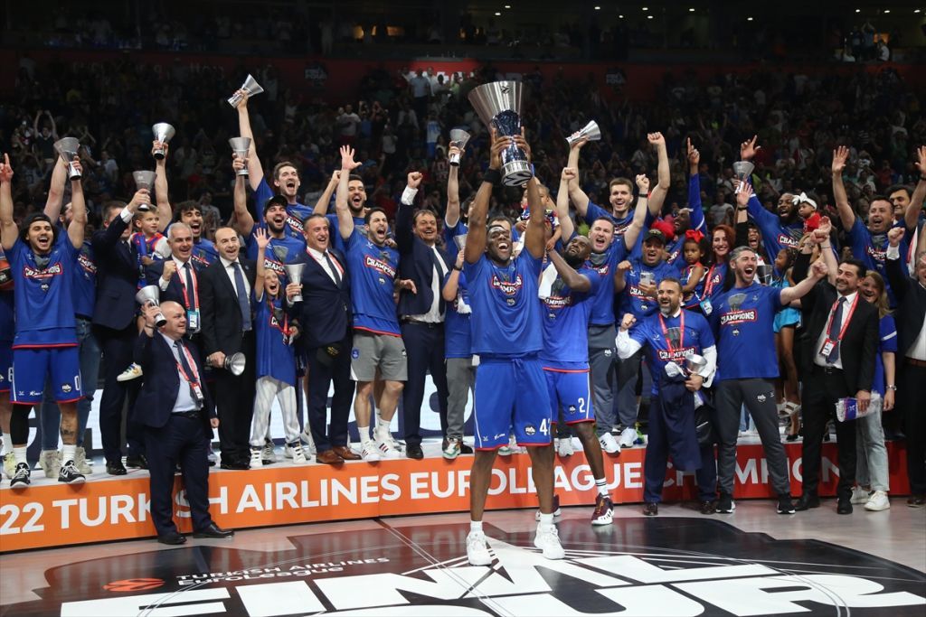 anadolu_efes_2022_champion.jpg